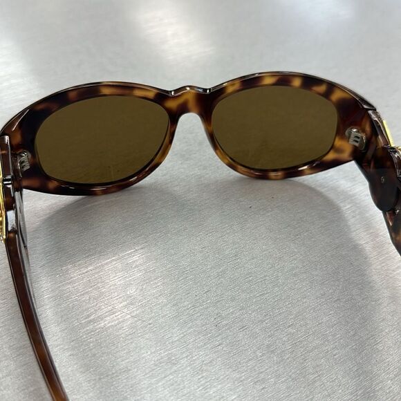 VersaceāMenāSunglasses - Picture 5 of 9